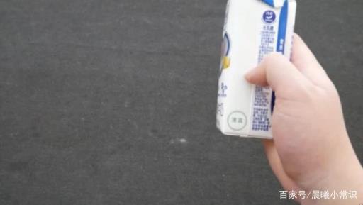 买纯牛奶怎么选应注意什么(买牛奶怎么选是纯牛奶)